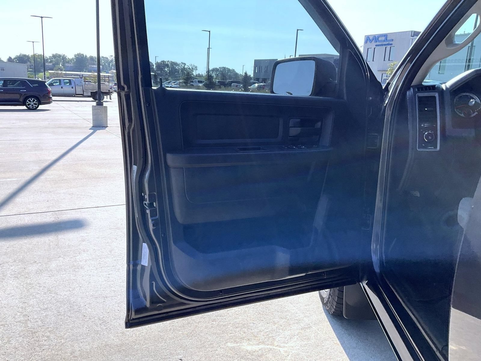 Used 2017 RAM 1500 Express AWD/4WD image 10