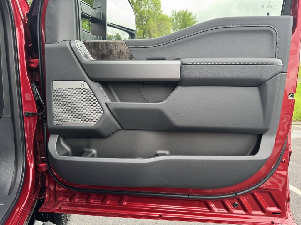 New 2025 Ford F350 Lariat w/ Lariat Ultimate Package image 25