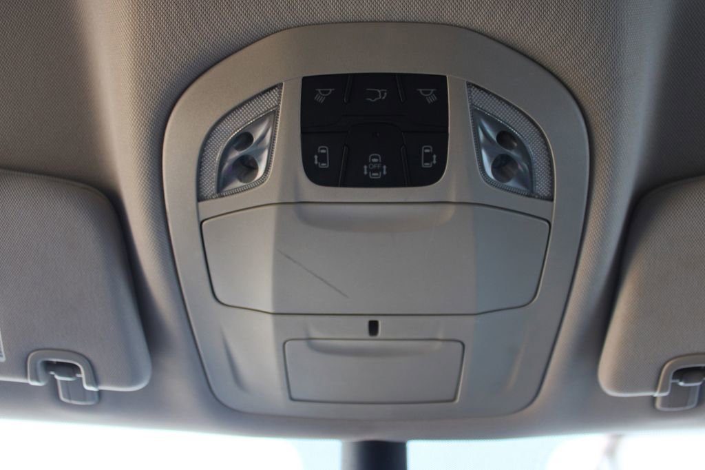 Used 2024 Chrysler Pacifica Select FWD image 34