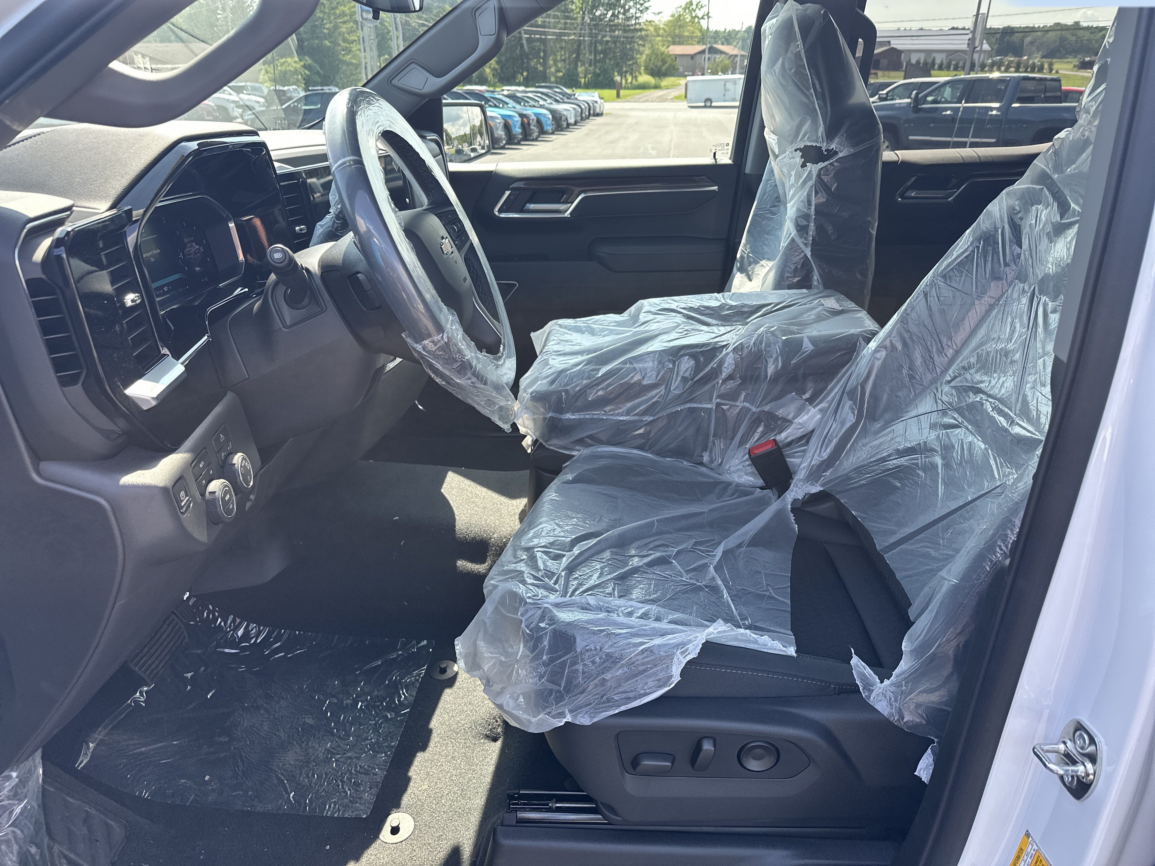New 2026 Chevrolet Silverado 1500 LT AWD/4WD image 9
