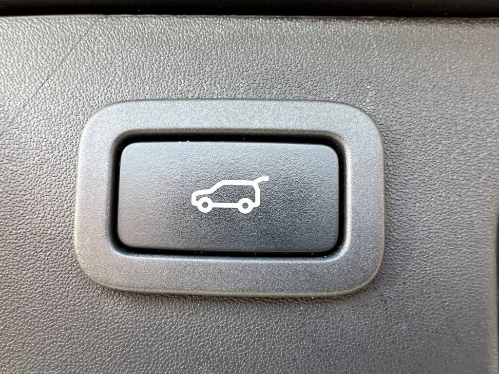 Used 2016 Land Rover Discovery Sport HSE AWD/4WD image 9