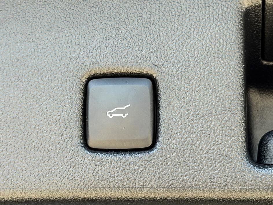 Used 2022 Ford Escape SE w/ SE Sport Appearance Package FWD image 15