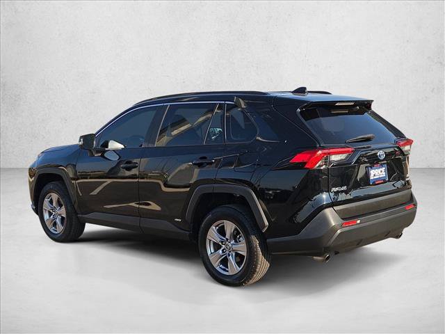 Used 2022 Toyota RAV4 LE AWD/4WD image 8
