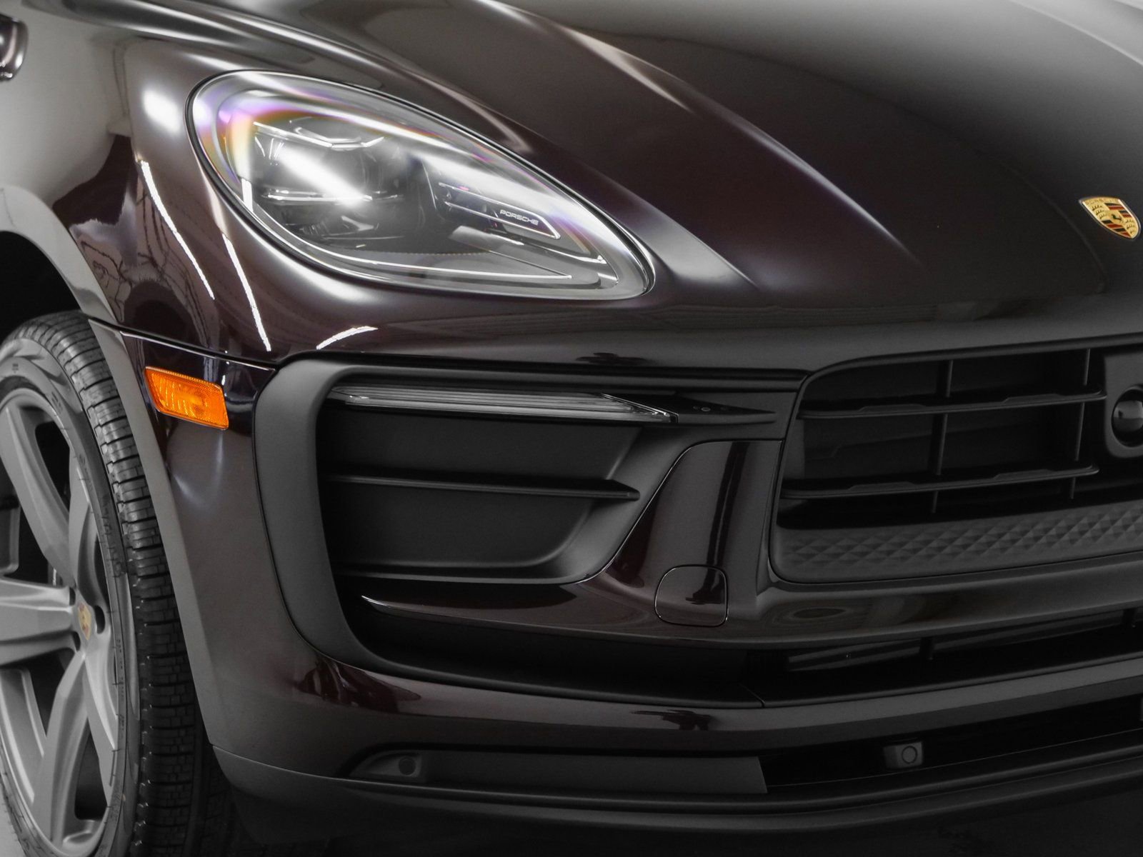 Certified 2025 Porsche Macan AWD/4WD image 18