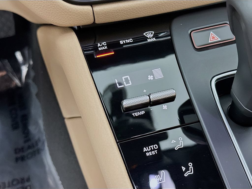 New 2026 Porsche Macan AWD/4WD image 18