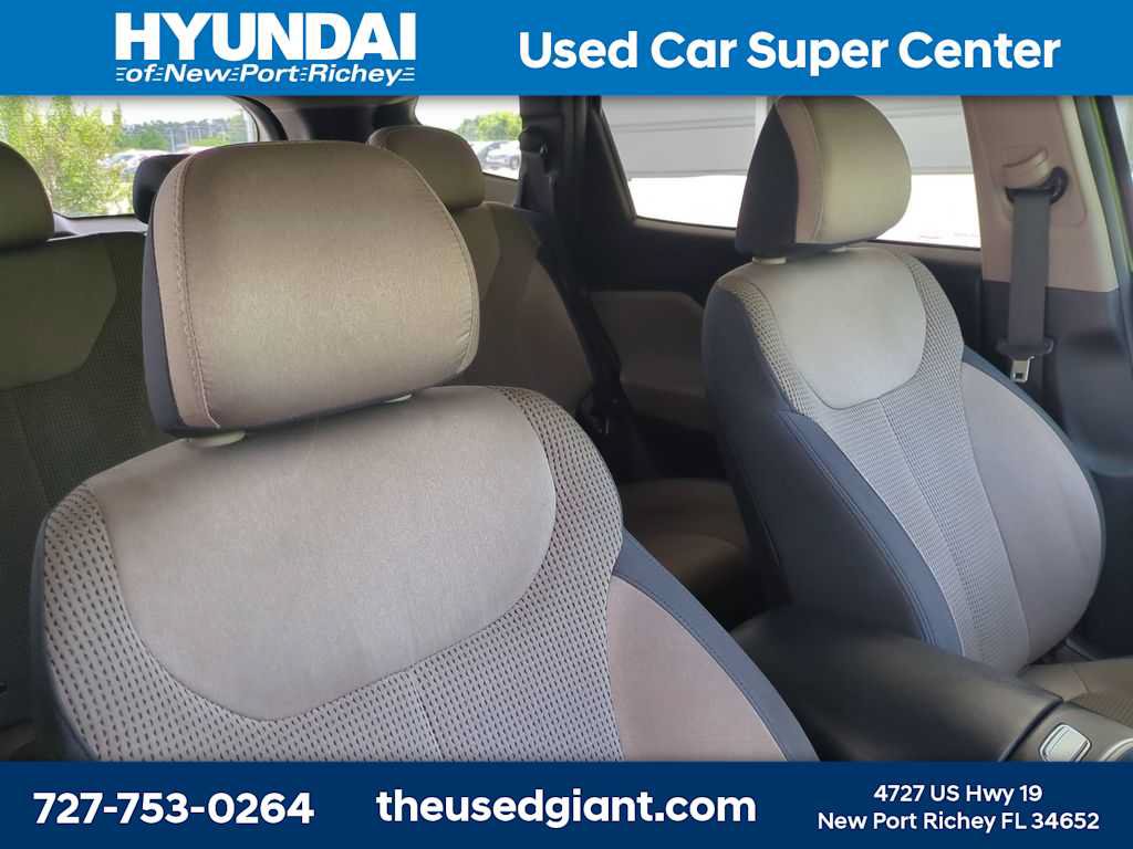 Certified 2022 Hyundai Santa Fe SEL FWD image 6