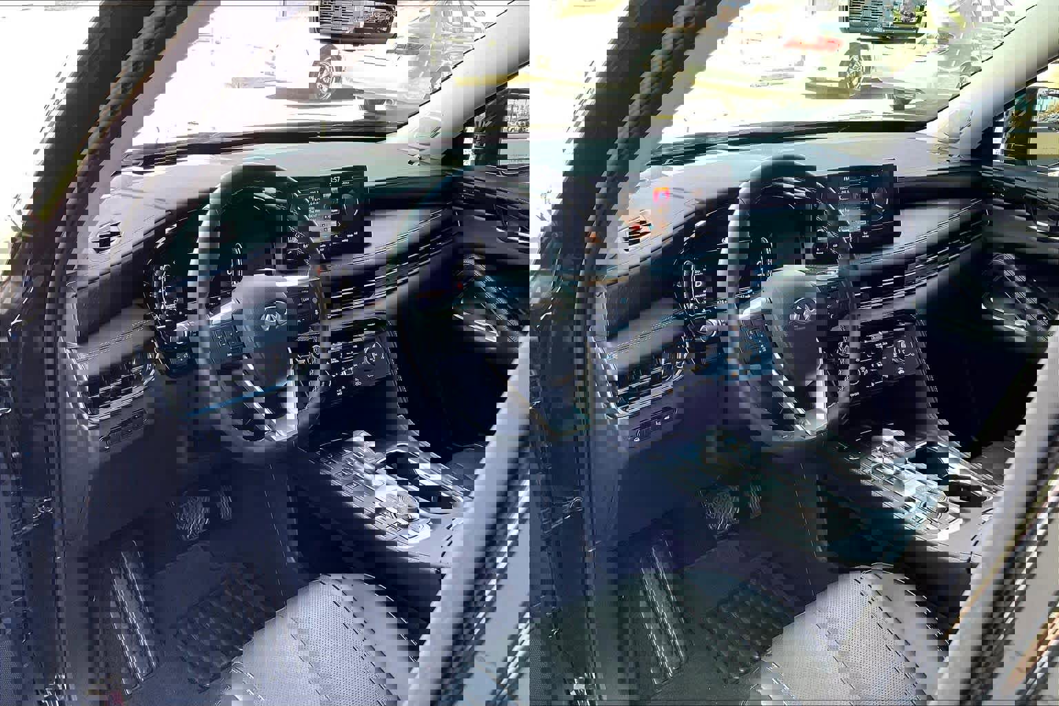 Used 2023 INFINITI QX60 Sensory w/ Vision Package image 17