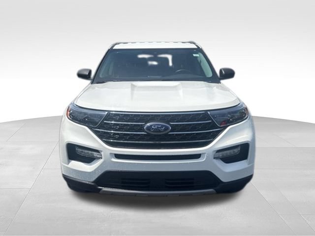 Used 2023 Ford Explorer XLT w/ Equipment Group 202A AWD/4WD image 7