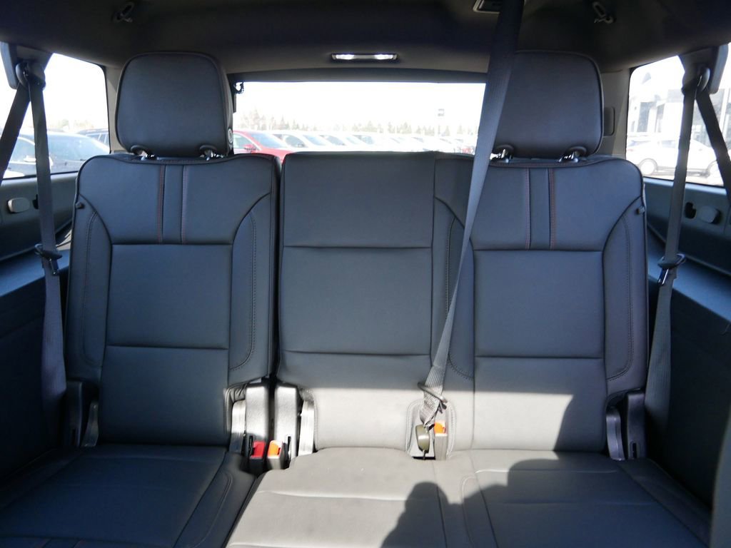 Used 2024 Chevrolet Suburban RST w/ Luxury Package image 12