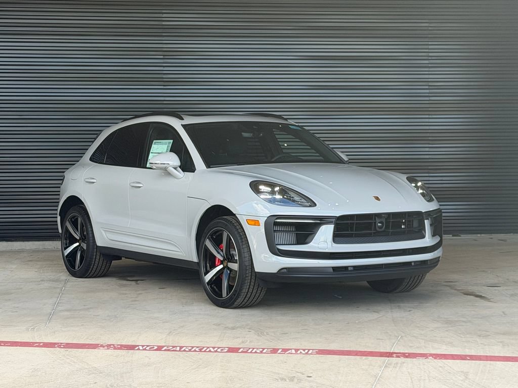 New 2026 Porsche Macan GTS AWD/4WD image 13