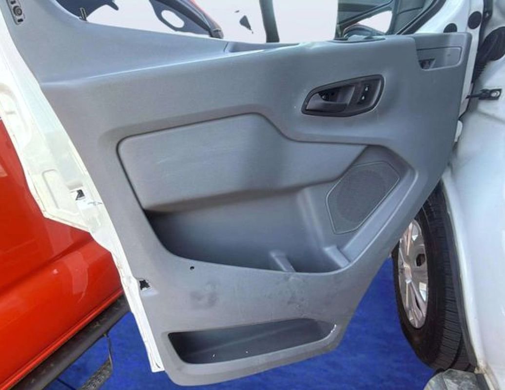 Used 2015 Ford Transit 250 130 Low Roof w/ Exterior Upgrade Package RWD image 16