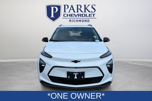 Used 2023 Chevrolet Bolt EUV Premier w/ Sun & Sound Package FWD image 2
