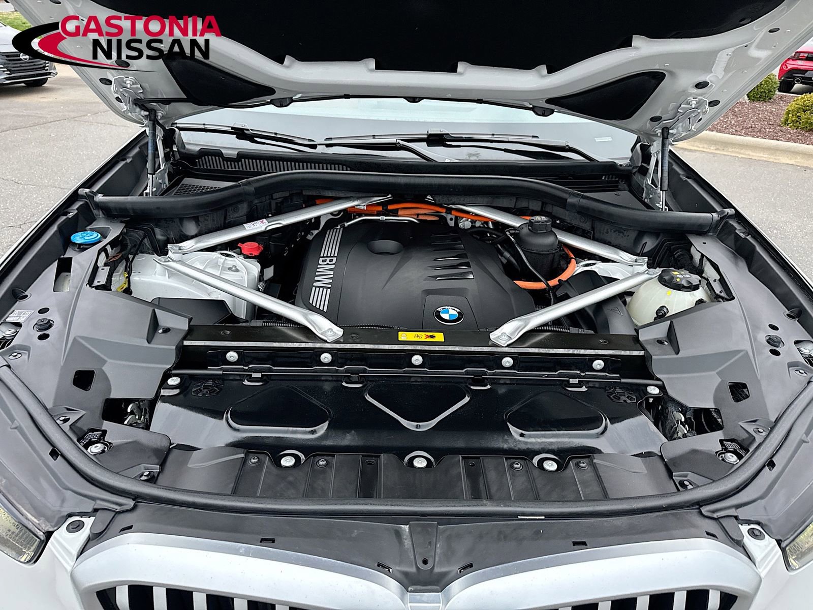 Used 2024 BMW X5 xDrive50e w/ Parking Assistance Package image 32