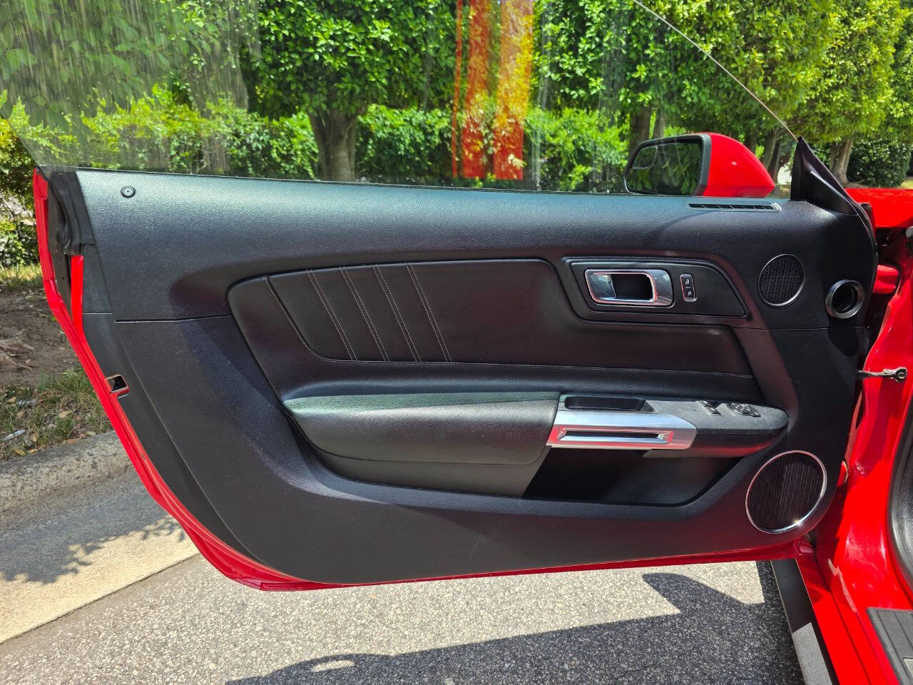 Used 2015 Ford Mustang Premium RWD image 10