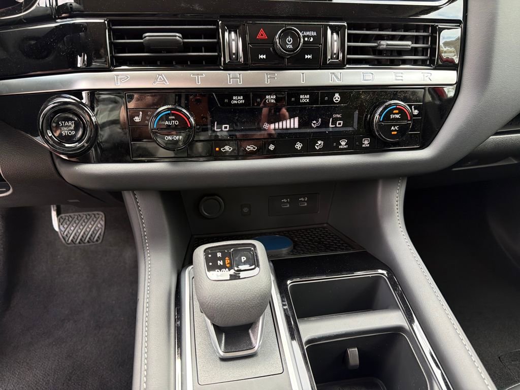 New 2026 Nissan Pathfinder SL image 25