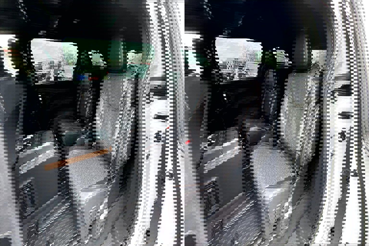 Used 2025 Toyota Sienna Platinum image 25