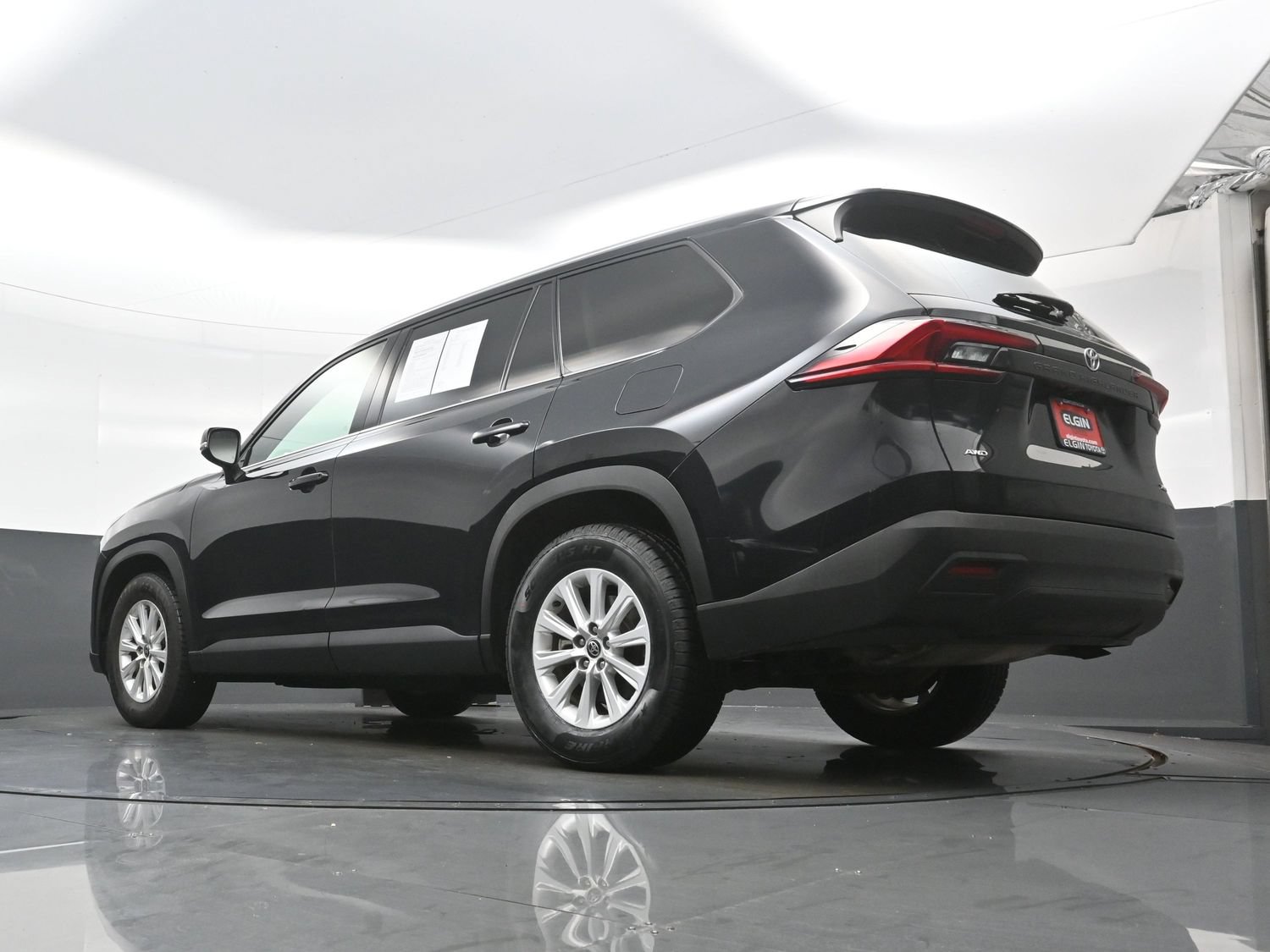 Used 2025 Toyota Grand Highlander AWD image 31