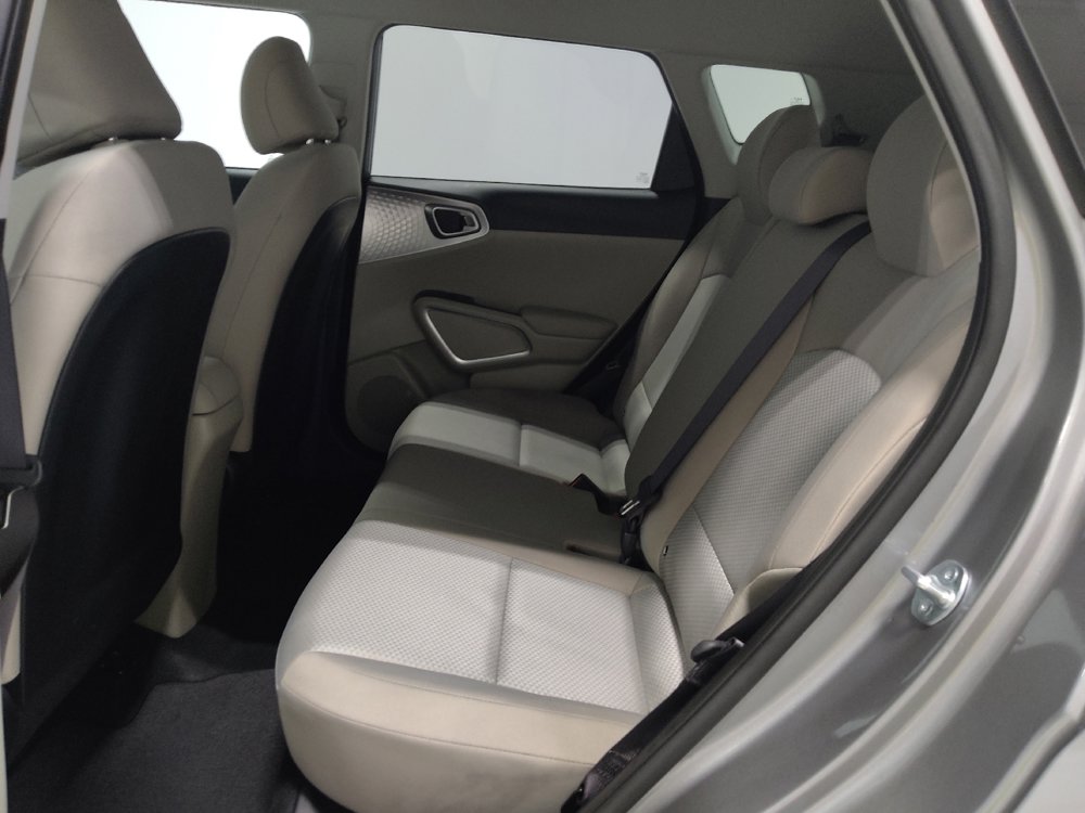 Used 2025 Kia Soul LX image 18
