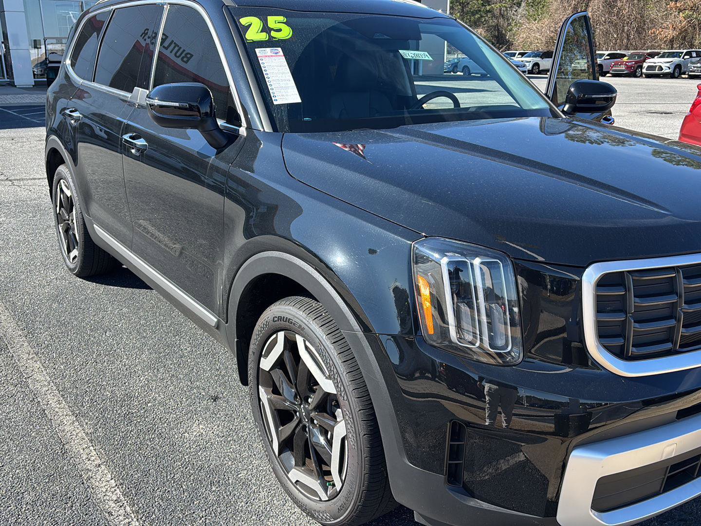 Used 2025 Kia Telluride S image 9