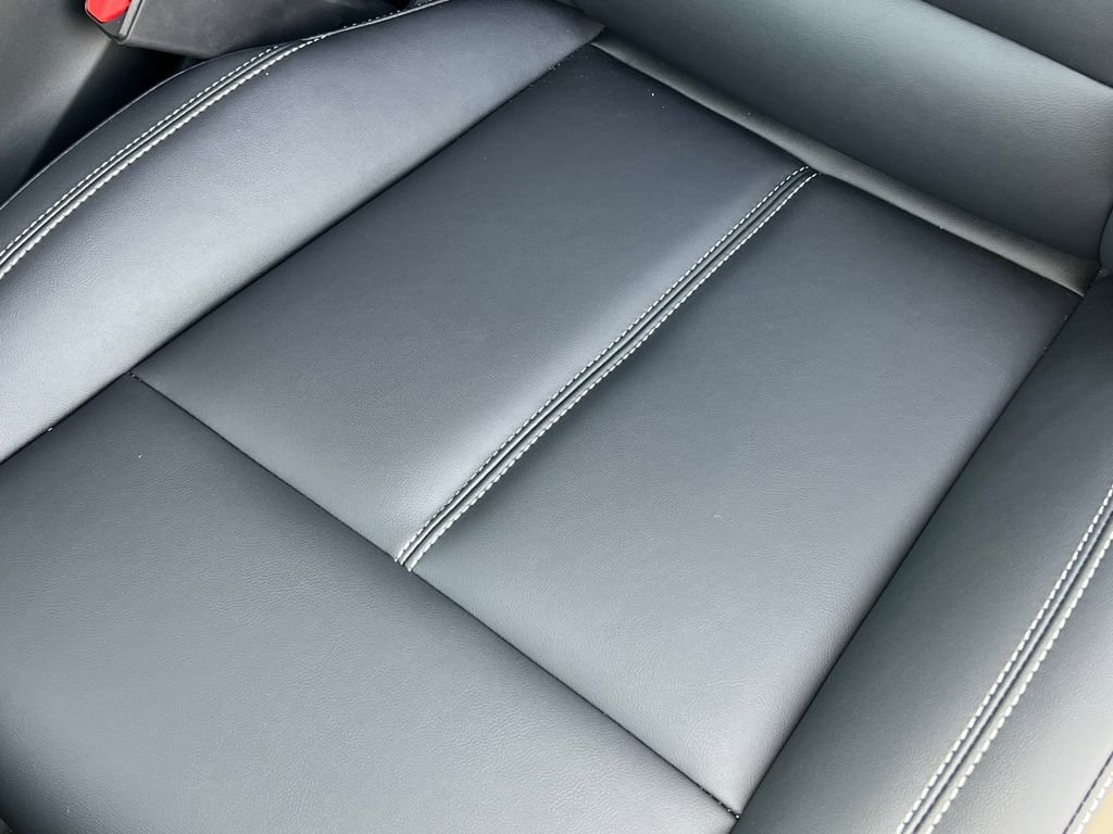 New 2026 Cadillac Optiq Sport 1 w/ LPO, Floor Liner Package AWD/4WD image 9
