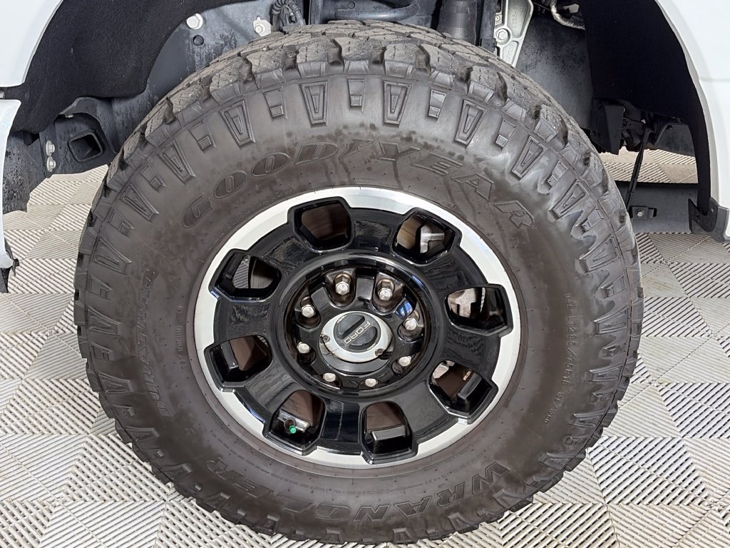 Certified 2025 Ford F350 Platinum w/ Tremor Off-Road Package AWD/4WD image 8