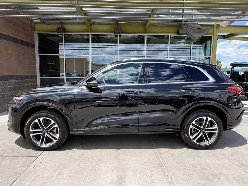 Used 2025 Audi Q5 Premium w/ Convenience Package AWD/4WD image 8