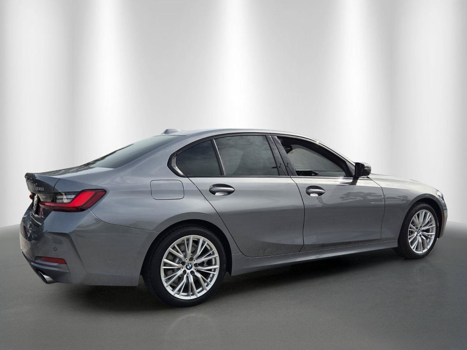 Used 2023 BMW 330i Sedan w/ Driving Assistance Package RWD image 7