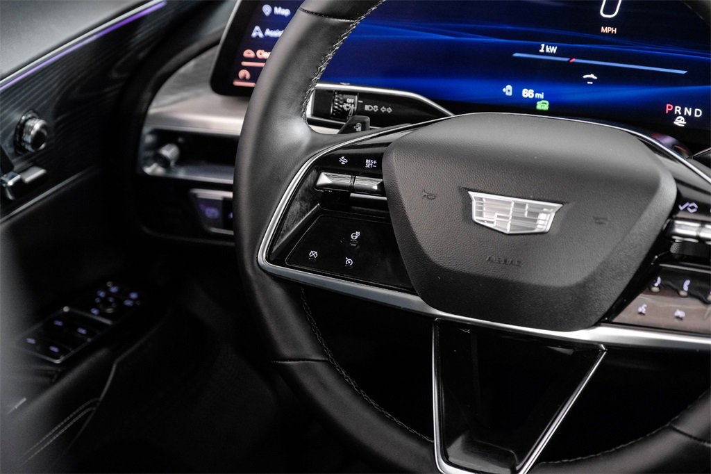 Used 2024 Cadillac Lyriq Luxury image 14