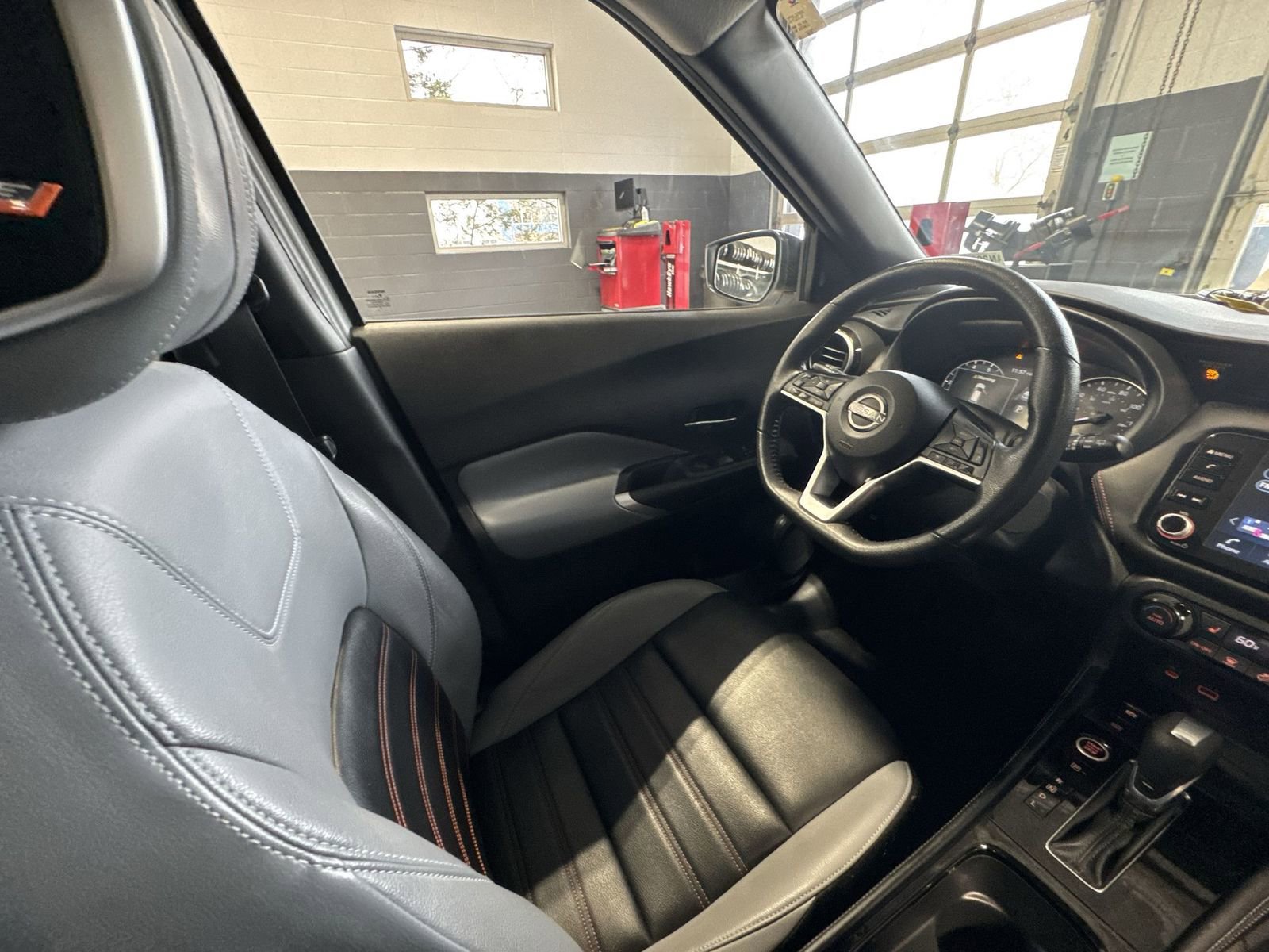 Used 2023 Nissan Kicks SR w/ SR Premium Package image 8