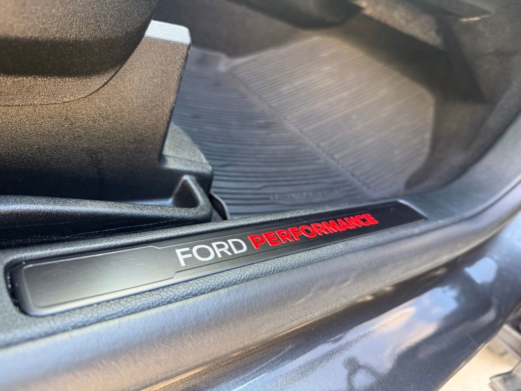 Used 2019 Ford Edge ST w/ Equipment Group 401A image 17