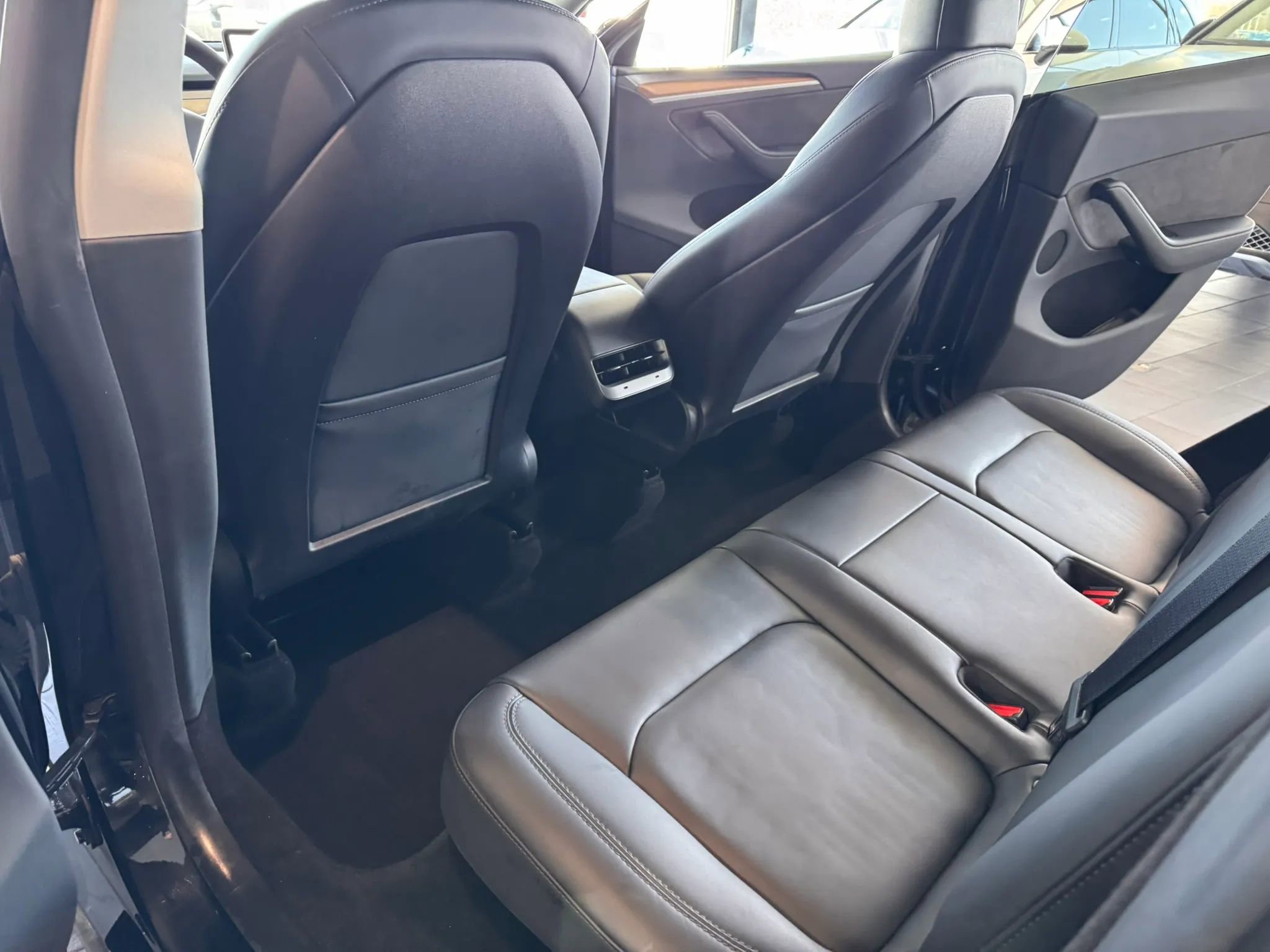 Used 2023 Tesla Model Y Long Range image 19