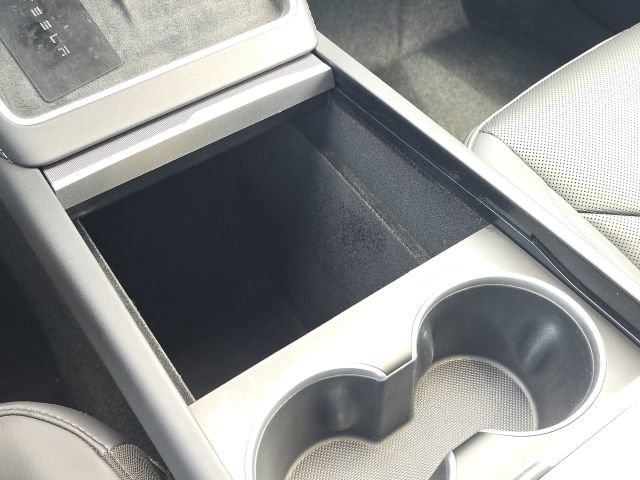 Used 2026 Tesla Model Y 2WD image 37