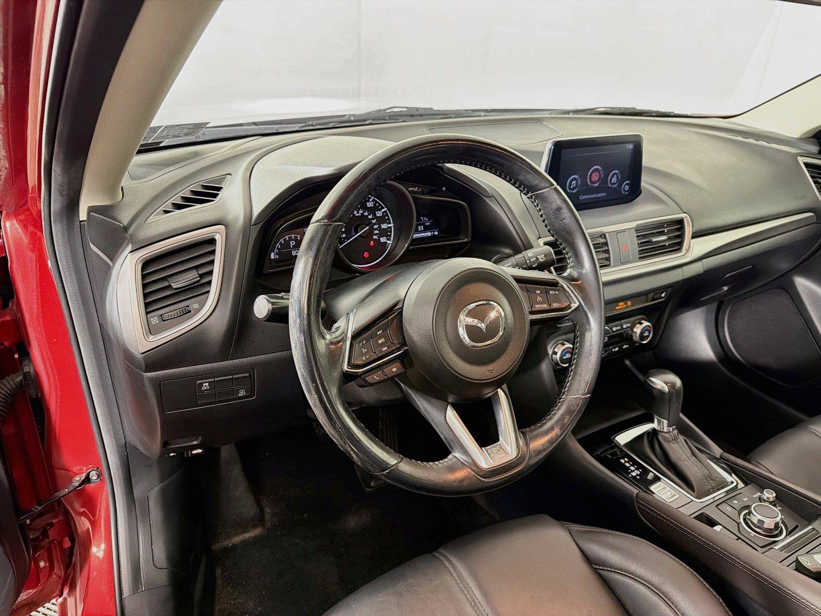 Used 2018 MAZDA MAZDA3 Touring FWD image 16
