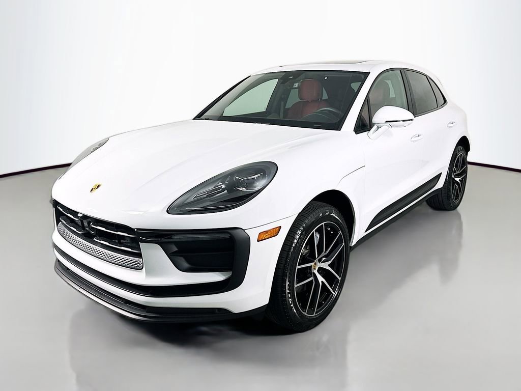 Certified 2025 Porsche Macan image 1