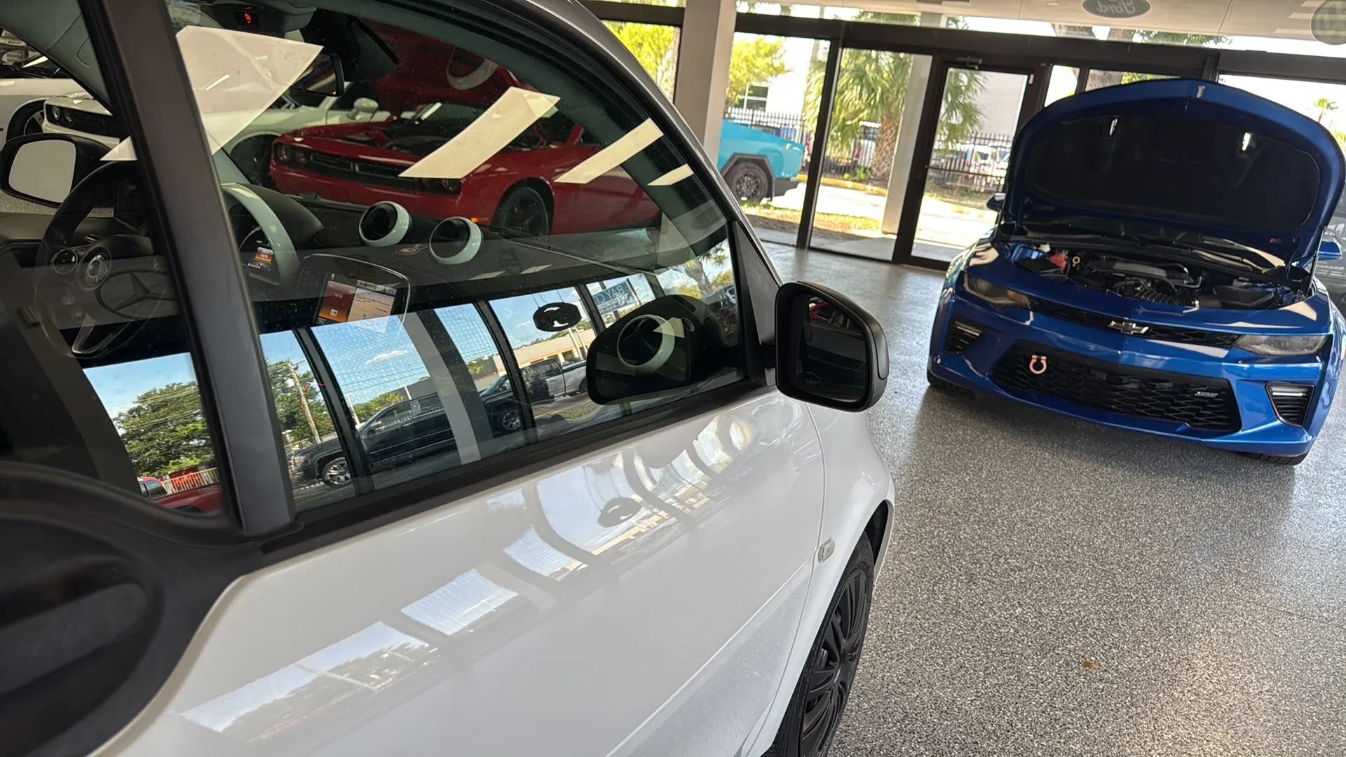 Used 2017 smart fortwo pure RWD image 36