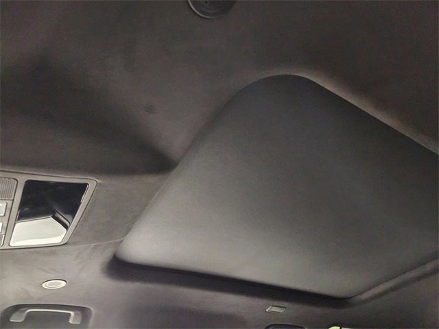 Used 2025 Land Rover Defender 110 X image 25