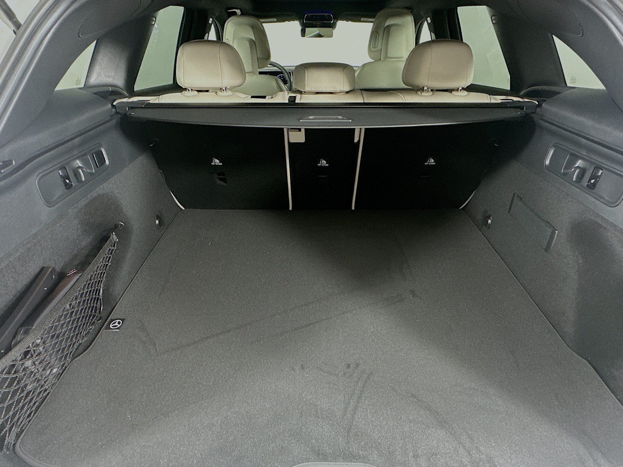 Used 2025 Mercedes-Benz GLC 300 4MATIC image 36