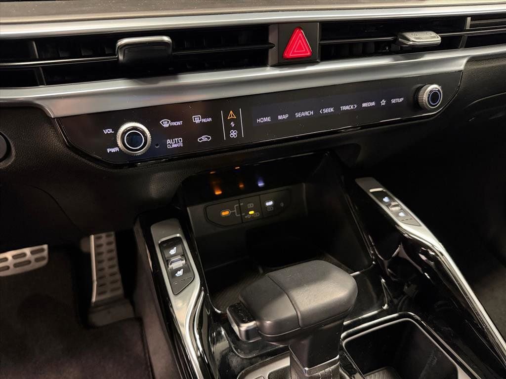 Used 2024 Kia Sorento SX image 23