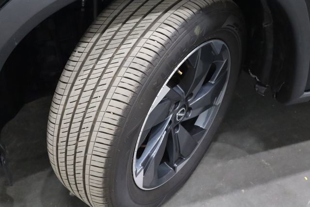 Used 2024 Nissan Rogue SV image 39