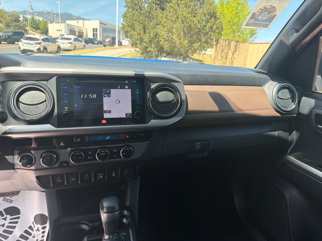 Used 2016 Toyota Tacoma Limited w/ Towing Package AWD/4WD image 16