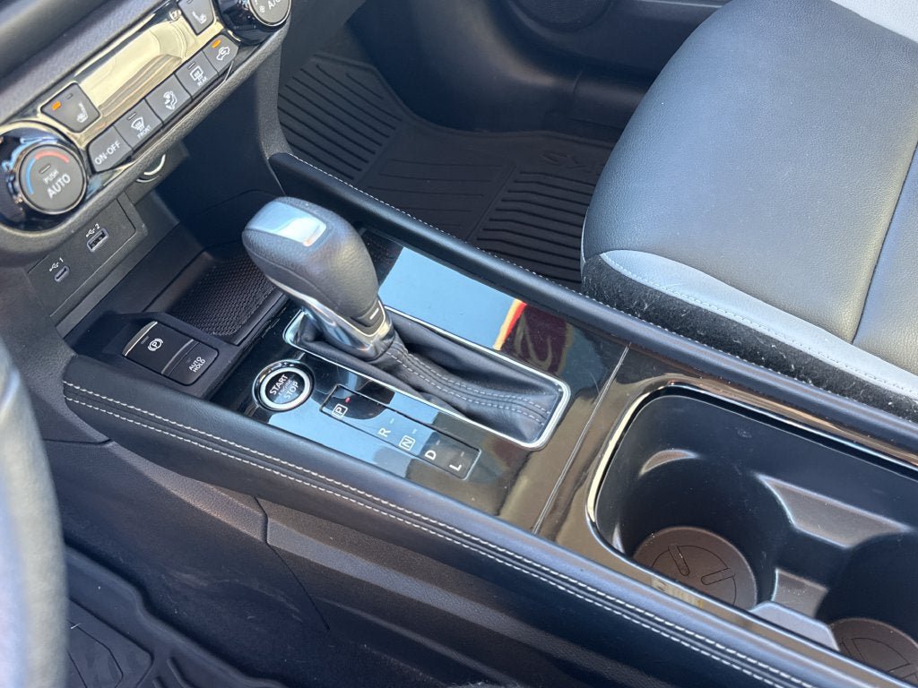Used 2023 Nissan Kicks SR w/ SR Premium Package FWD image 20