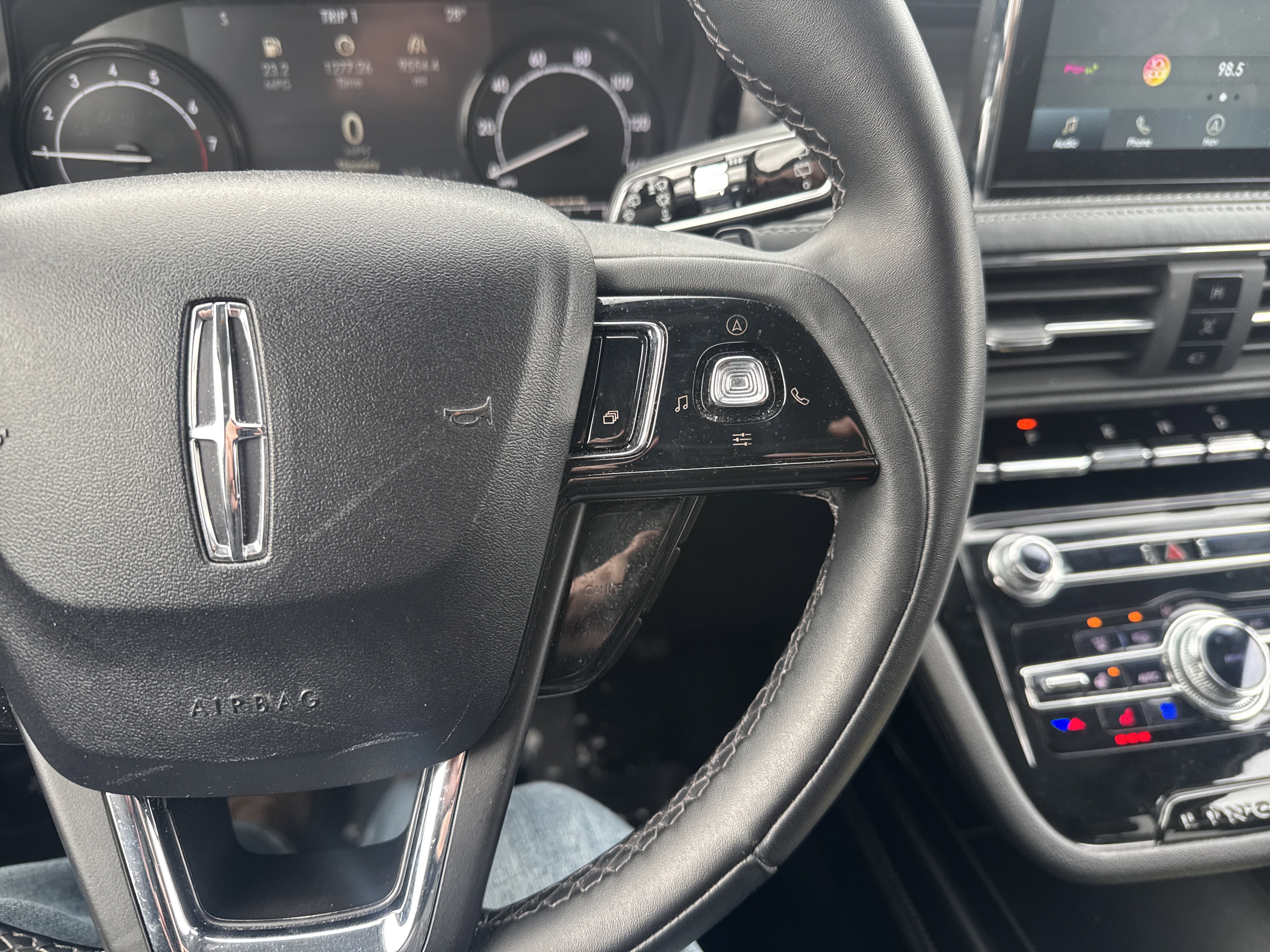 Used 2022 Lincoln Corsair AWD w/ Equipment Group 101A image 19