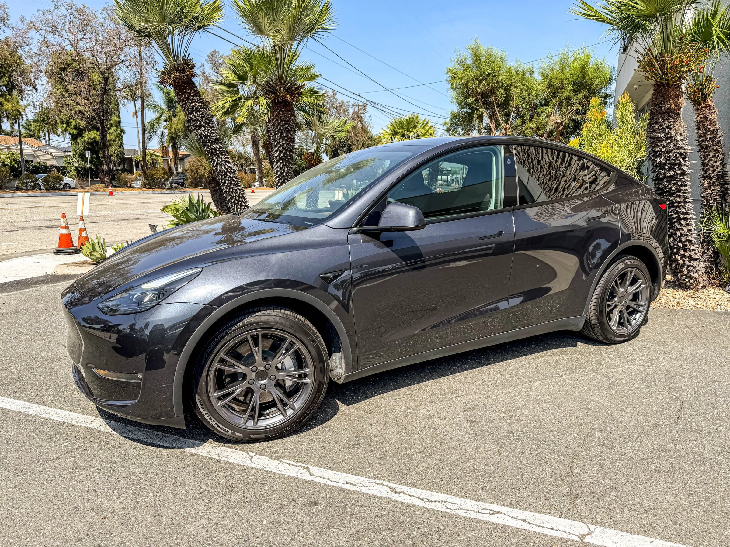 Used 2024 Tesla Model Y Long Range AWD/4WD image 5