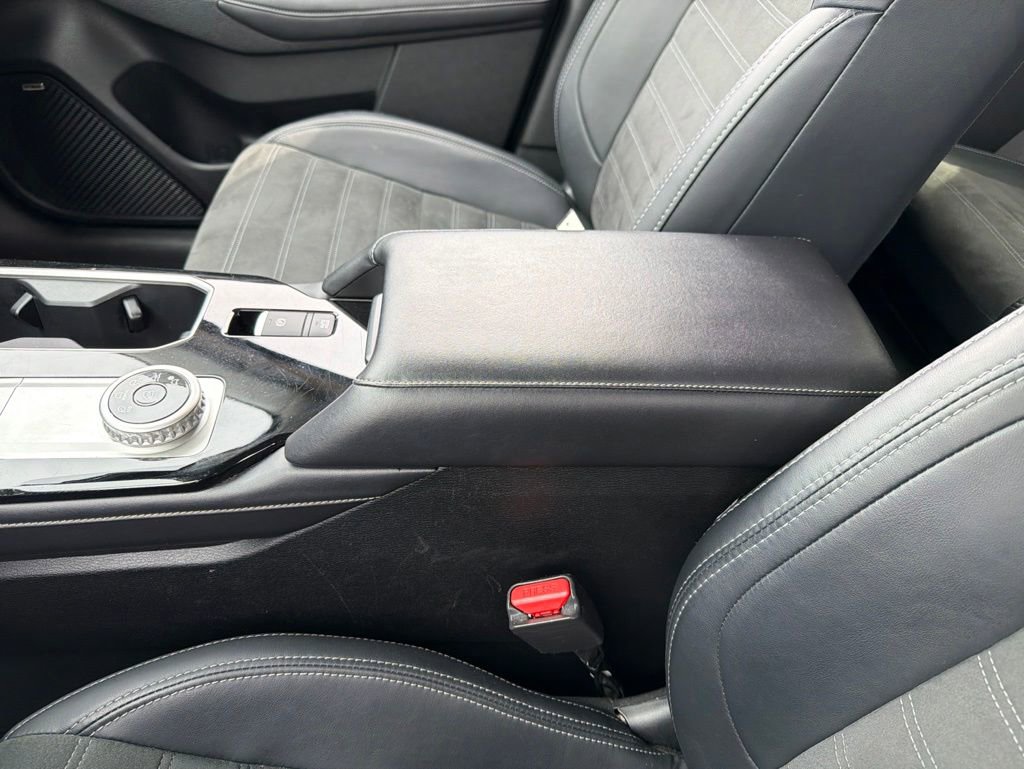Used 2025 Mitsubishi Outlander SE FWD image 13
