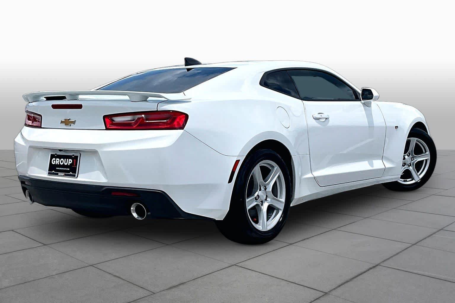 Used 2016 Chevrolet Camaro LT w/ Technology Package RWD image 13