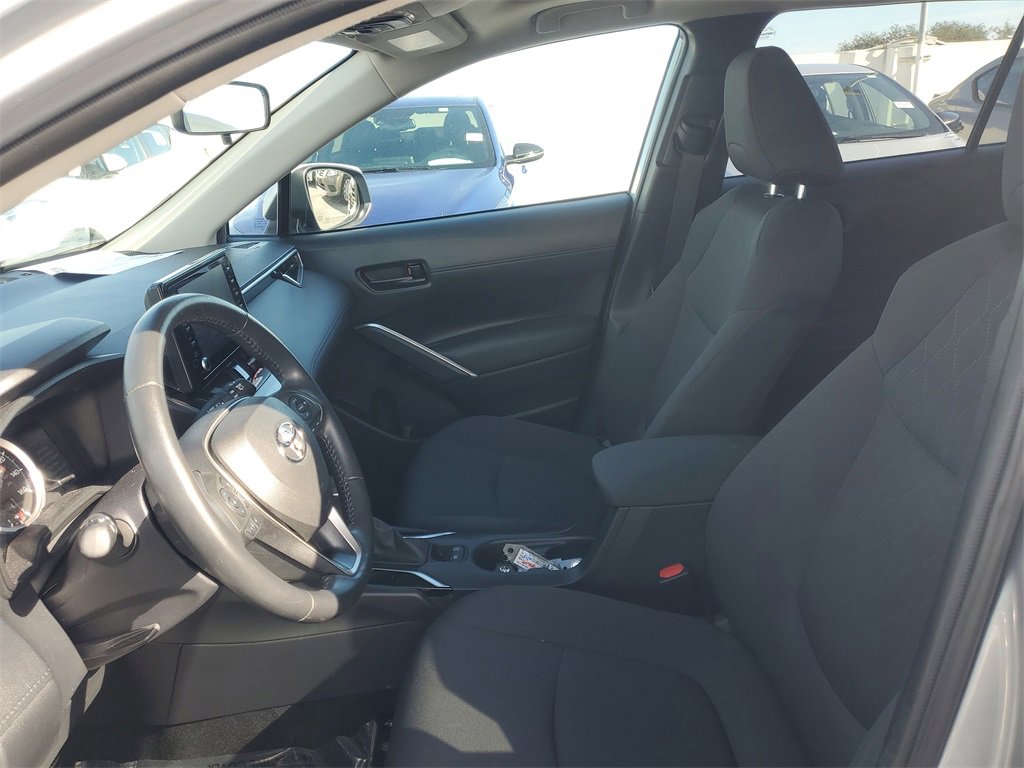 Used 2022 Toyota Corolla Cross LE image 14