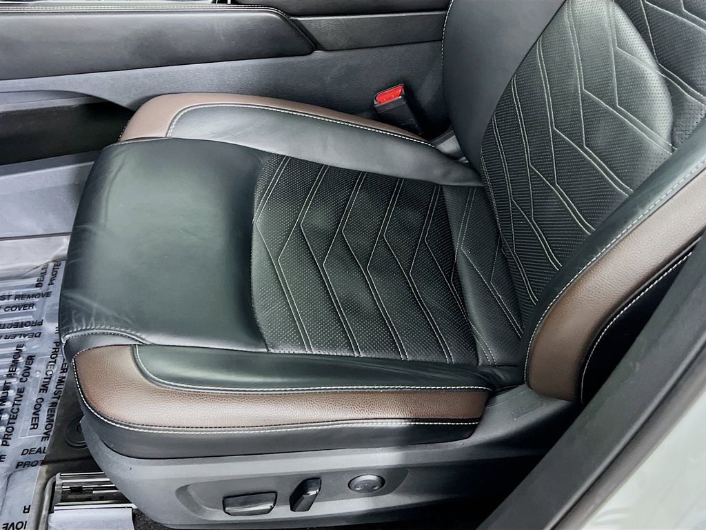 Used 2023 Nissan Pathfinder Platinum image 18