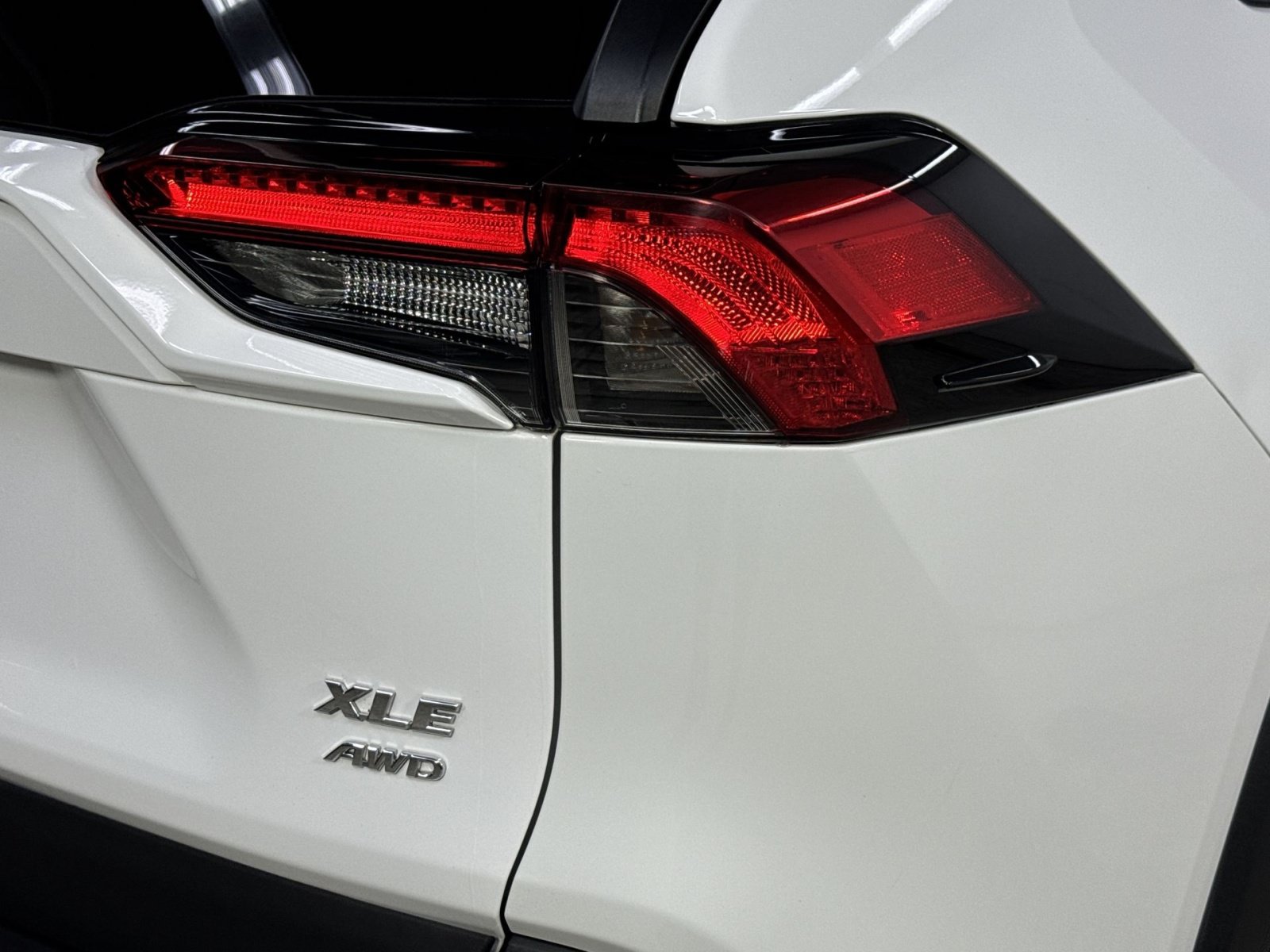Used 2021 Toyota RAV4 XLE AWD/4WD image 38