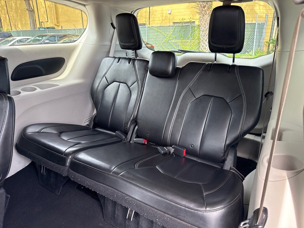 Used 2020 Chrysler Voyager Lxi image 29