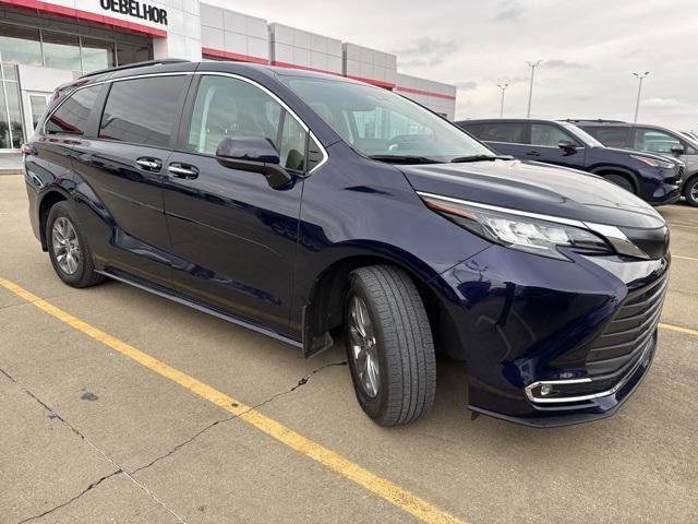Certified 2023 Toyota Sienna XLE image 13
